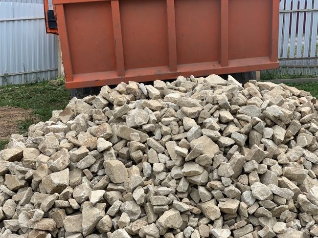 Бутовый камень 70-120  3100 руб./1 м.3